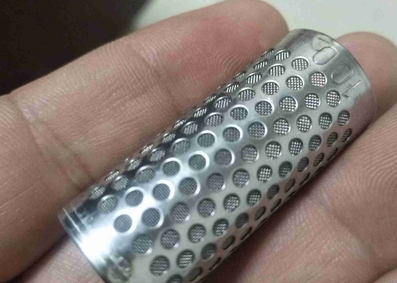 مرشحات شبكة أسلاك الفولاذ المقاوم للصدأ المنسوجة بدعم مثقب